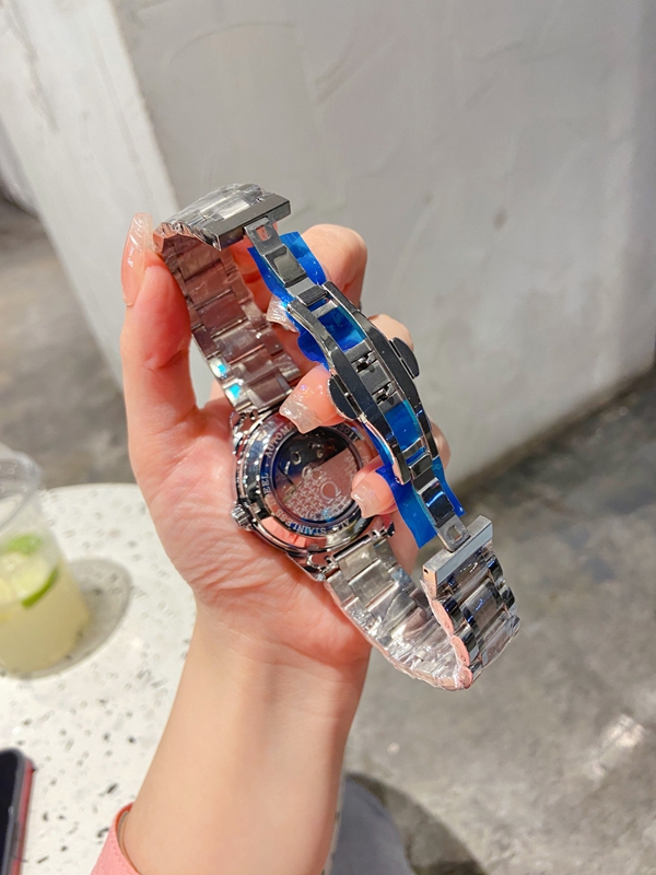 ブランド時計側面デザイン